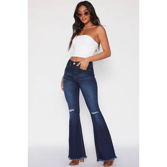 ✨YMI WOMEN'S HIGH RISE FLARE SZ 7/28 JEANS WITH FRAYED HEM✨ - Picture 1 of 9
